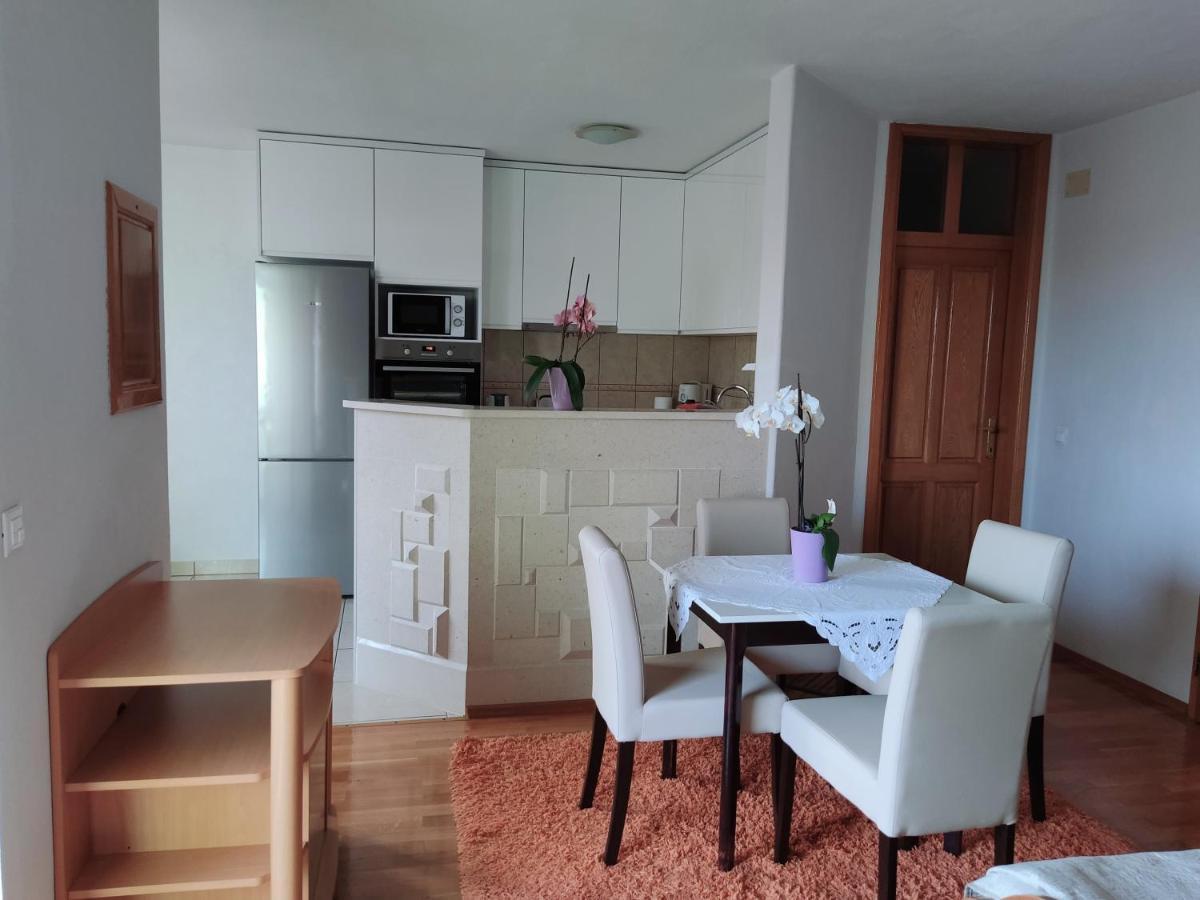 House Topic Baška Voda Buitenkant foto